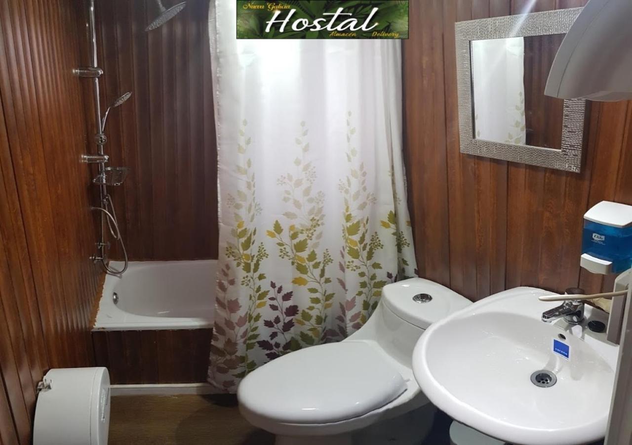 Hostal Nueva Galicia Castro Bagian luar foto